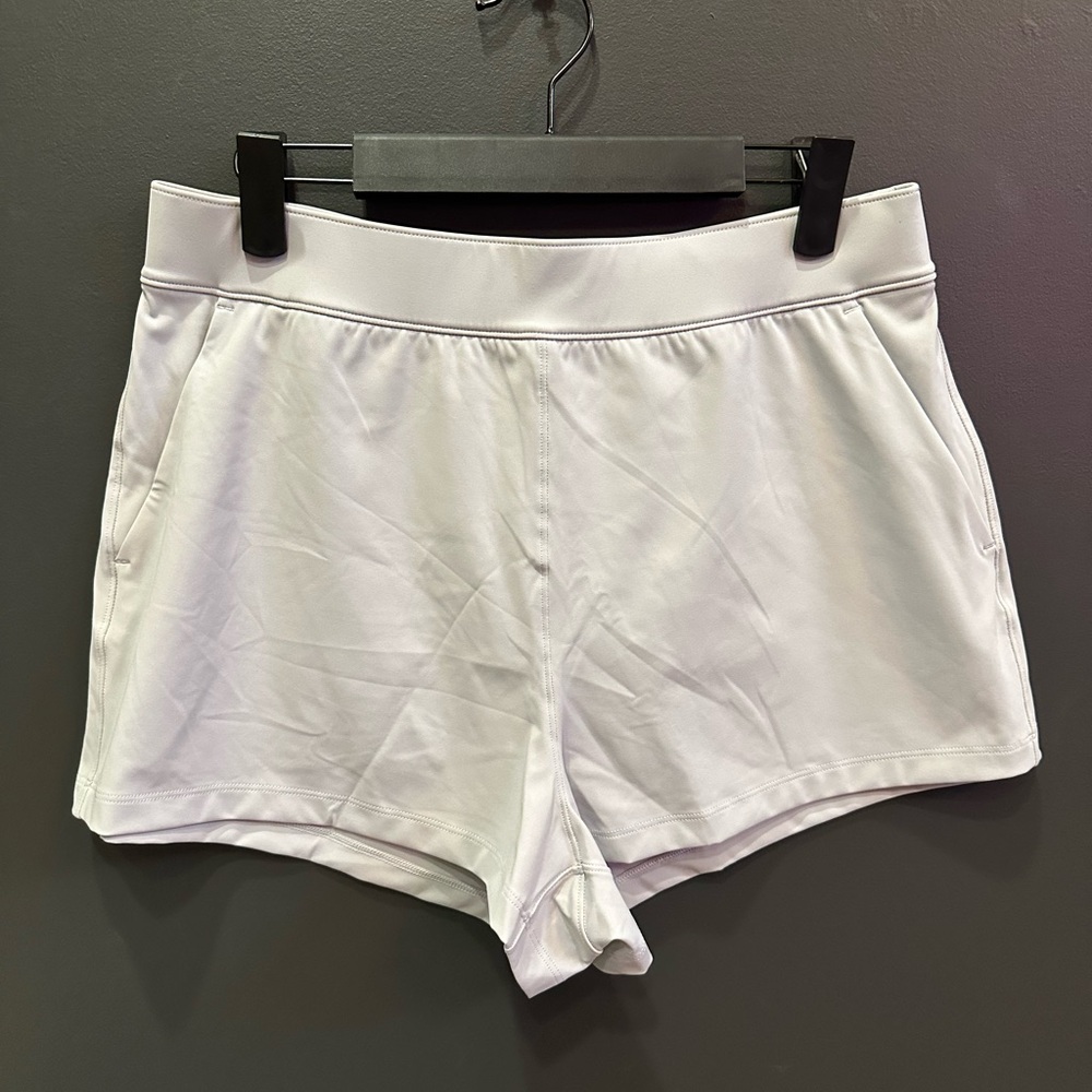 CRZ YOGA Women’s Athletic Shorts w/ Pockets | Platinum Grey | Medium | NWT